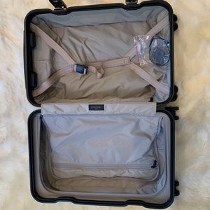 Arlo Skye The Frame Carry-On